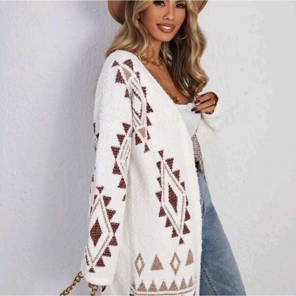 Geo Pattern Fuzzy Knit Cardigan - Picture 4 of 5